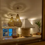Atico La Casa Rosa - Parking Opcional Apartment