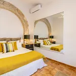 Atico La Casa Rosa - Parking Opcional Apartment